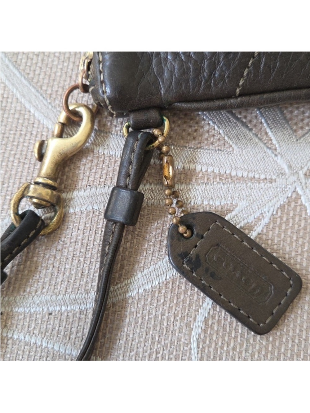 Coach Vintage Black Leather Logo Patch Wristlet - Picture 3 of 10